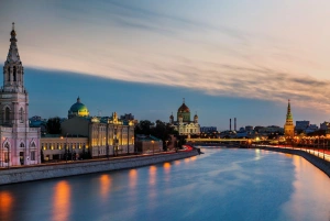 A walk along the Moscow River