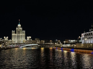 A walk along the Moscow River